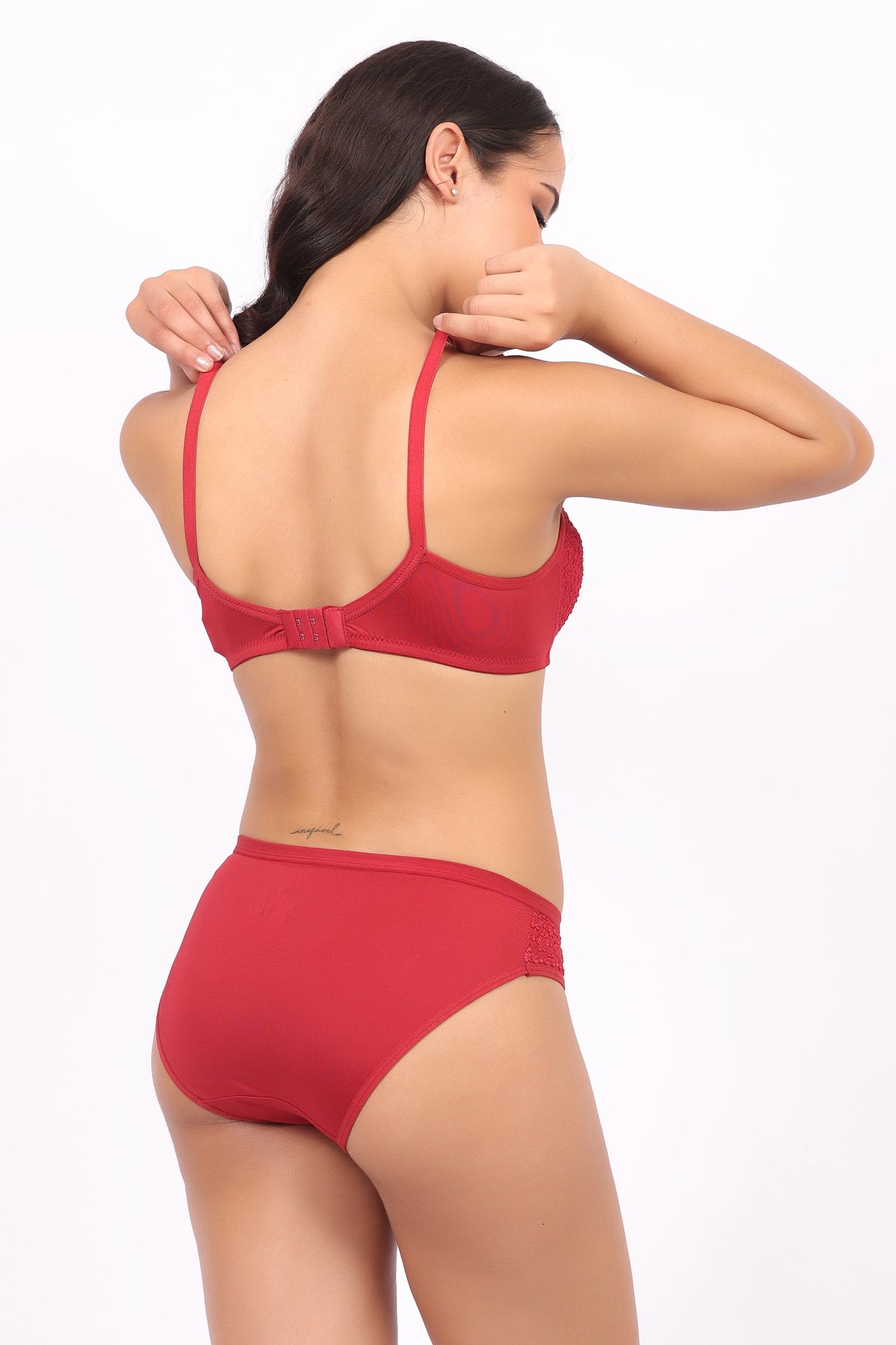 Comfortable & Breathable Fabric | Nudiva Non Padded Self Design Lingerie Set